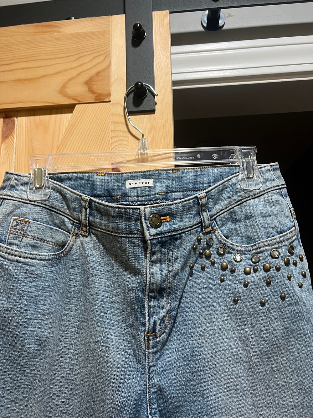 Jones New York Light Blue High-Rise Jeans with Stud Accents stretch size 8 p